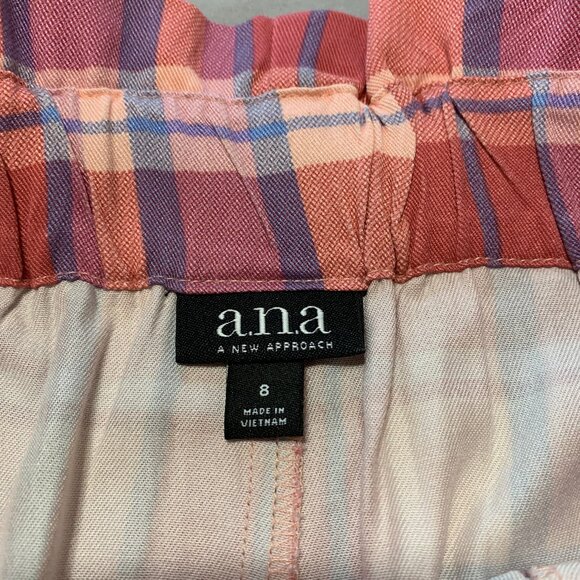 A.N.A. Shorts. Checkered. Pink. Women. Elastic Waist. Size 8. - Picture 2 of 6